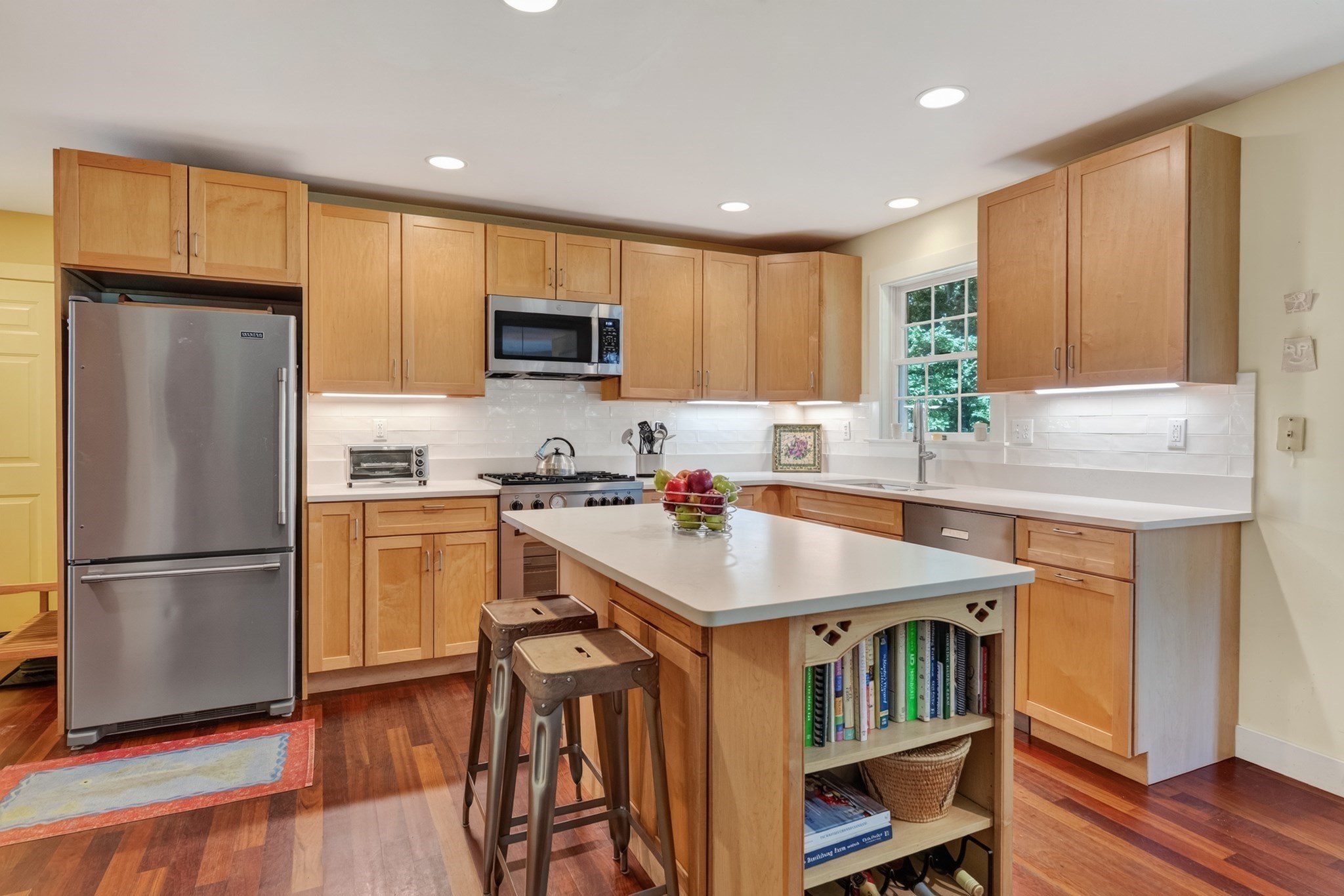 61 Canonicus Ave