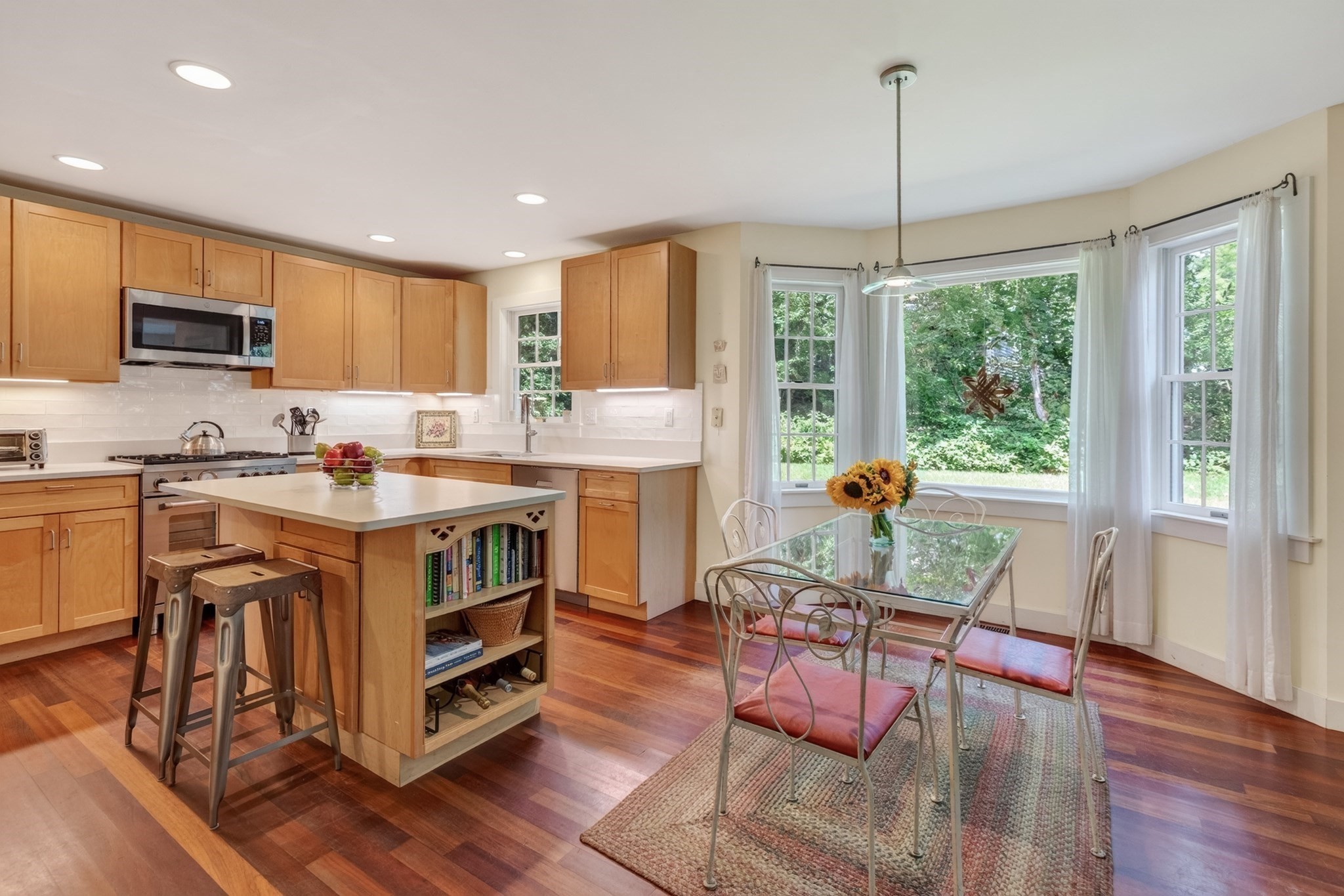 61 Canonicus Ave