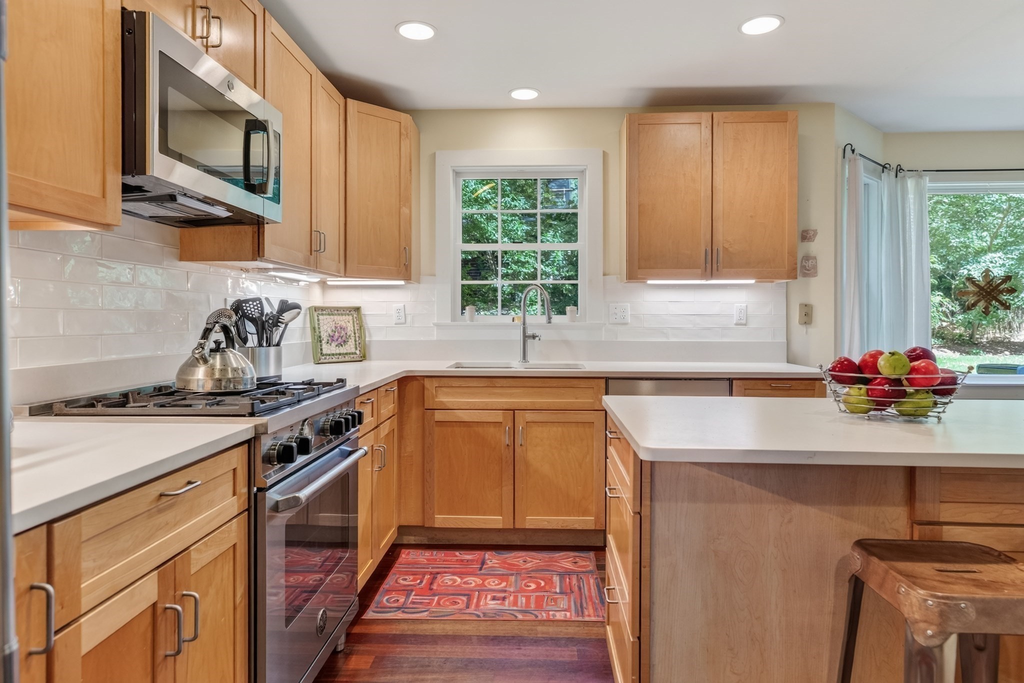 61 Canonicus Ave