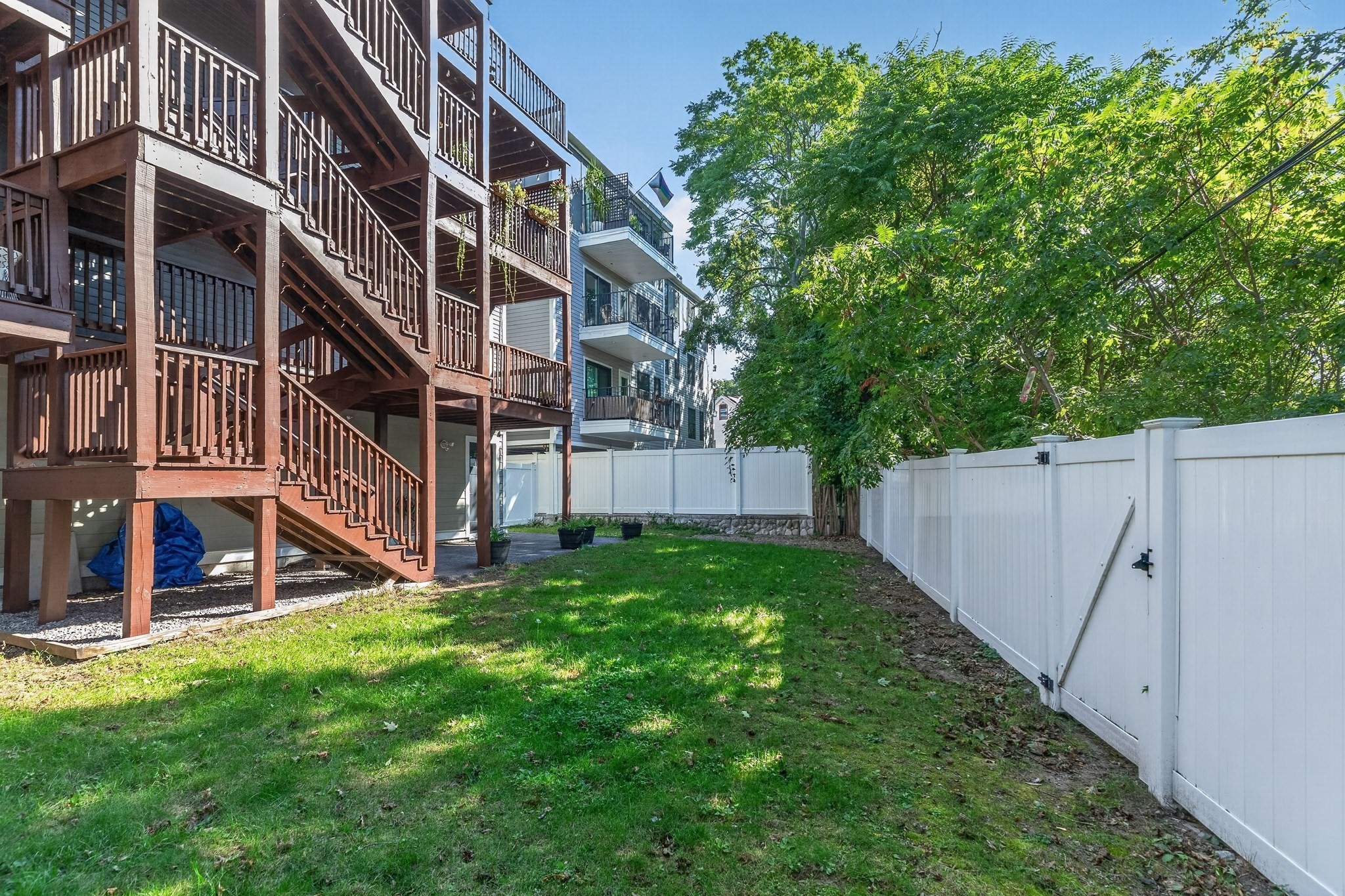 52 River St # 2