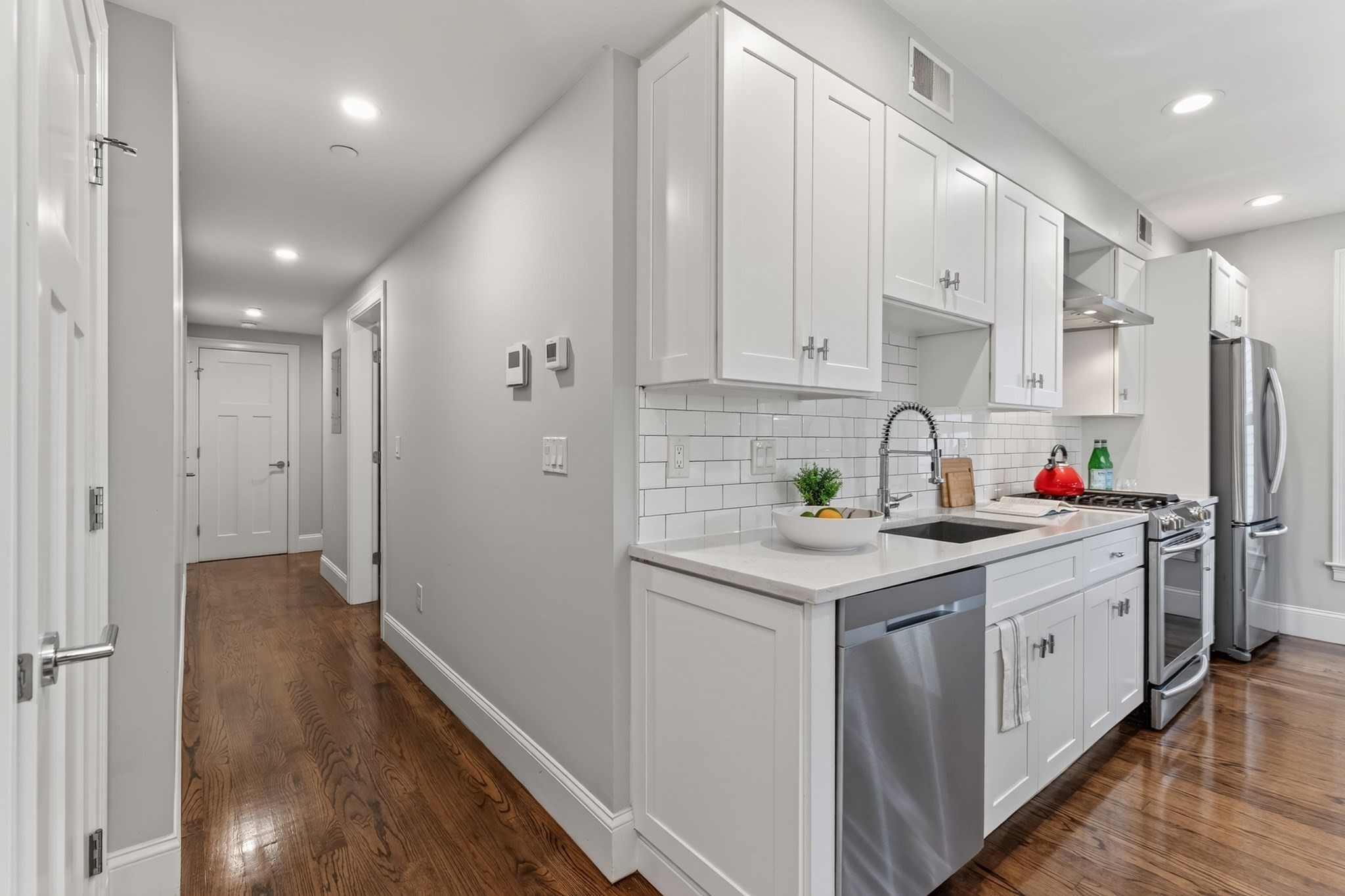 52 River St # 2