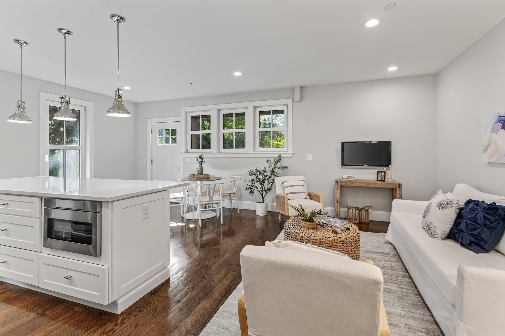 52 River St # 2