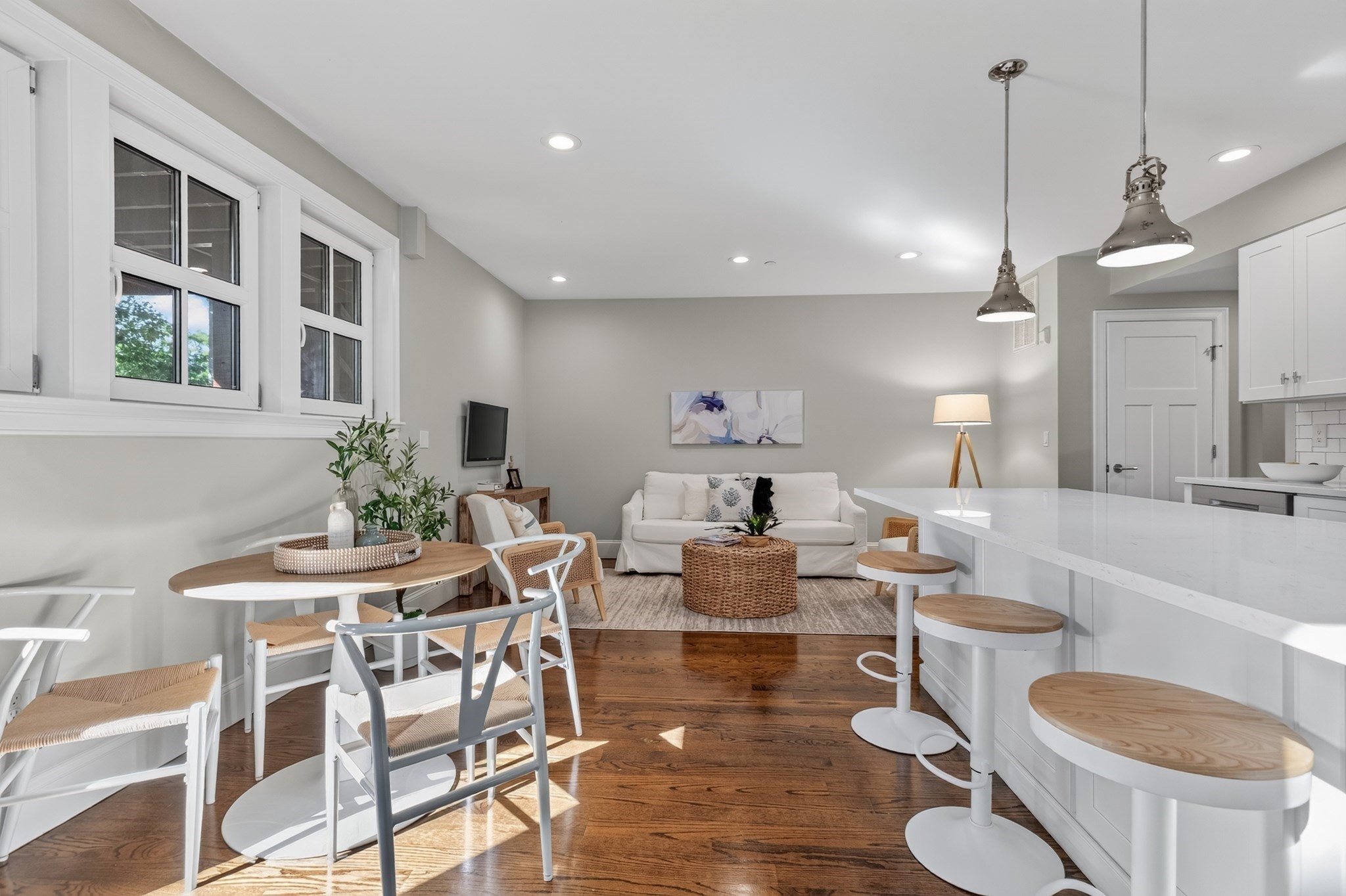 52 River St # 2