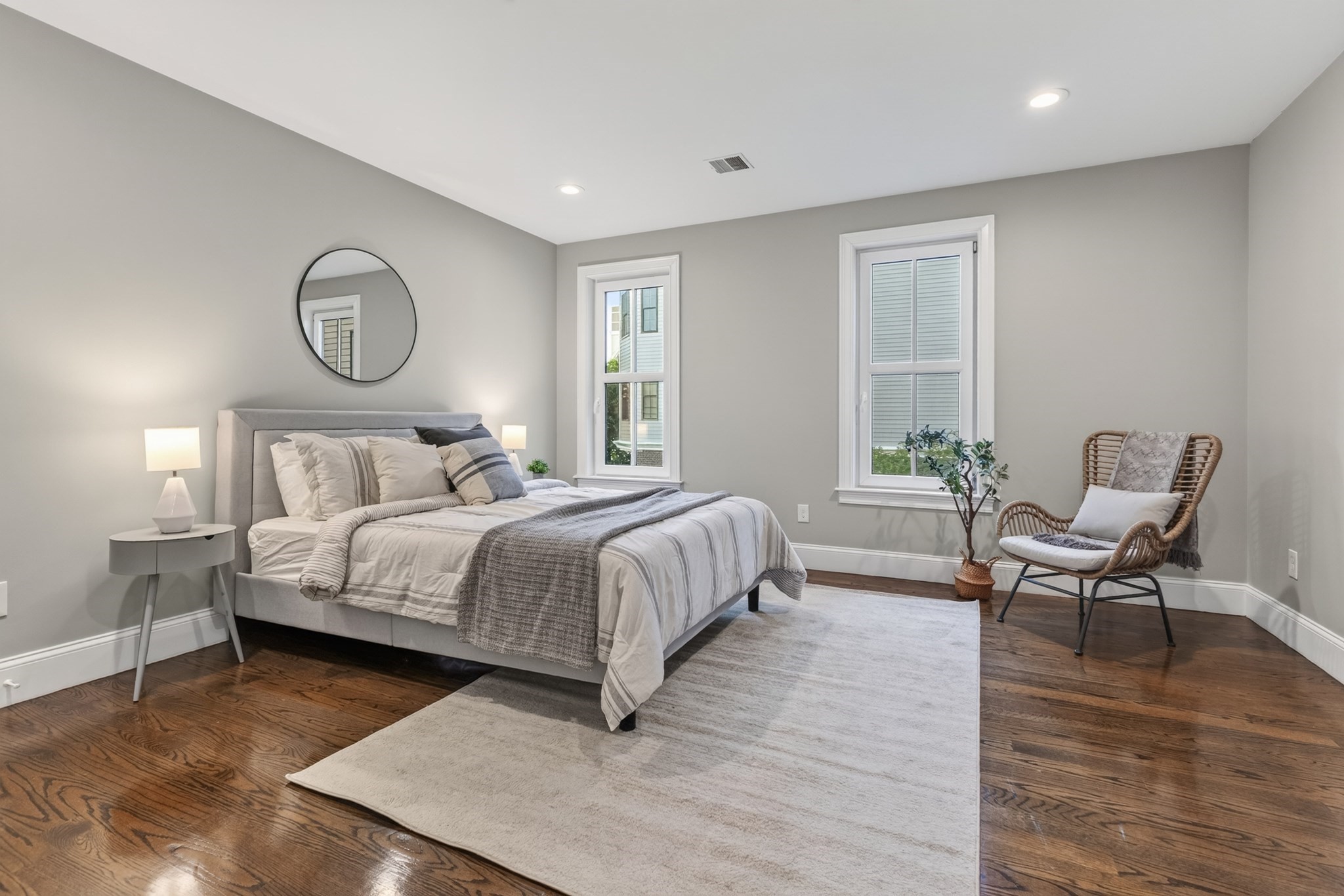 52 River St # 2