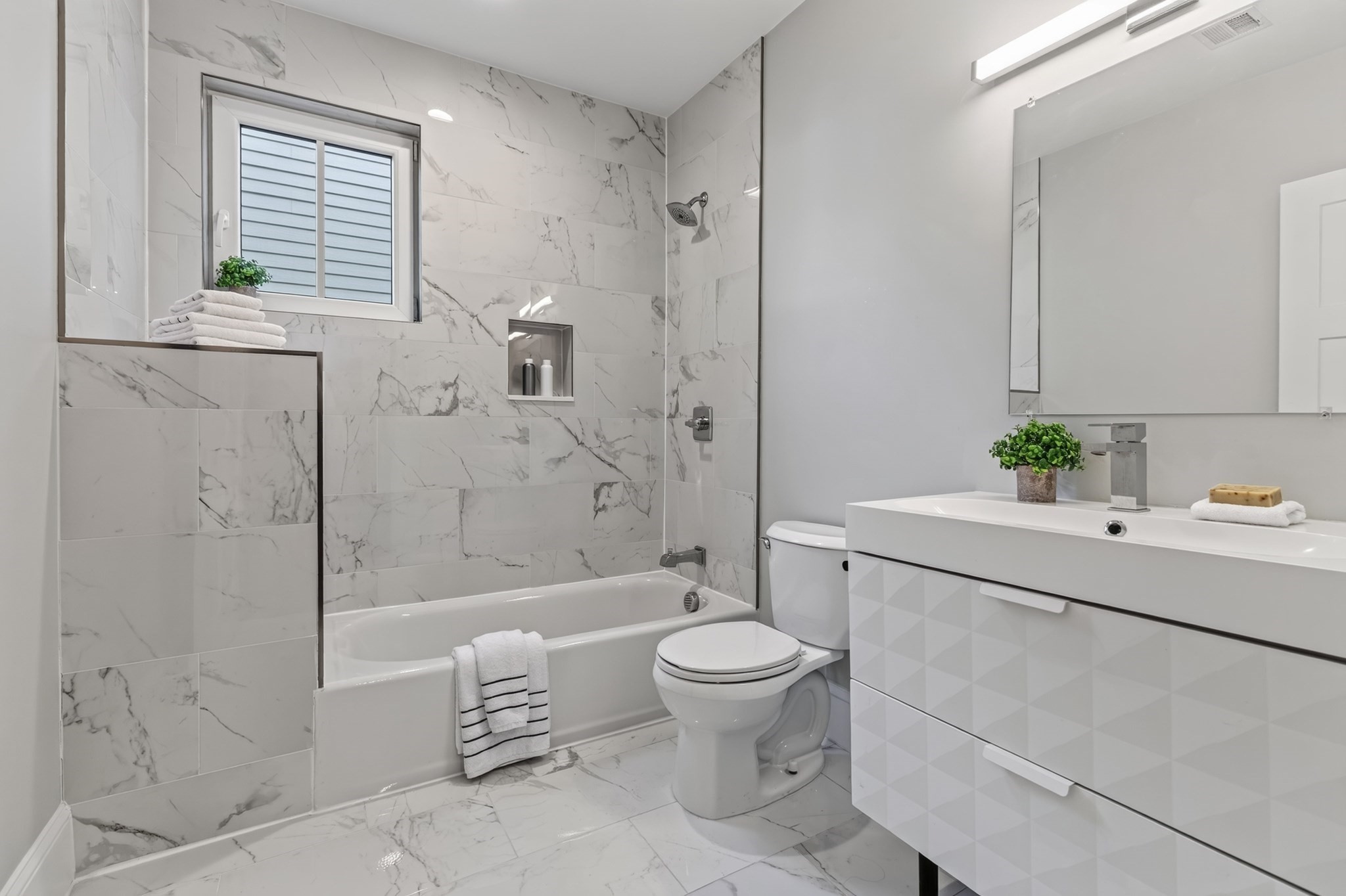 52 River St # 2