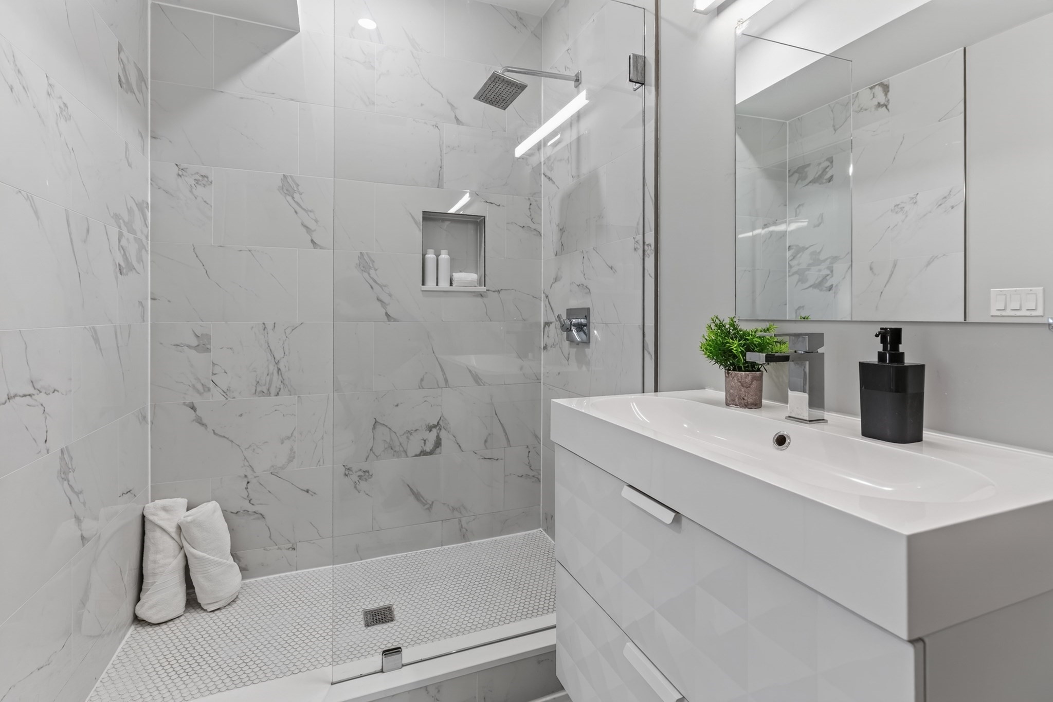 52 River St # 2