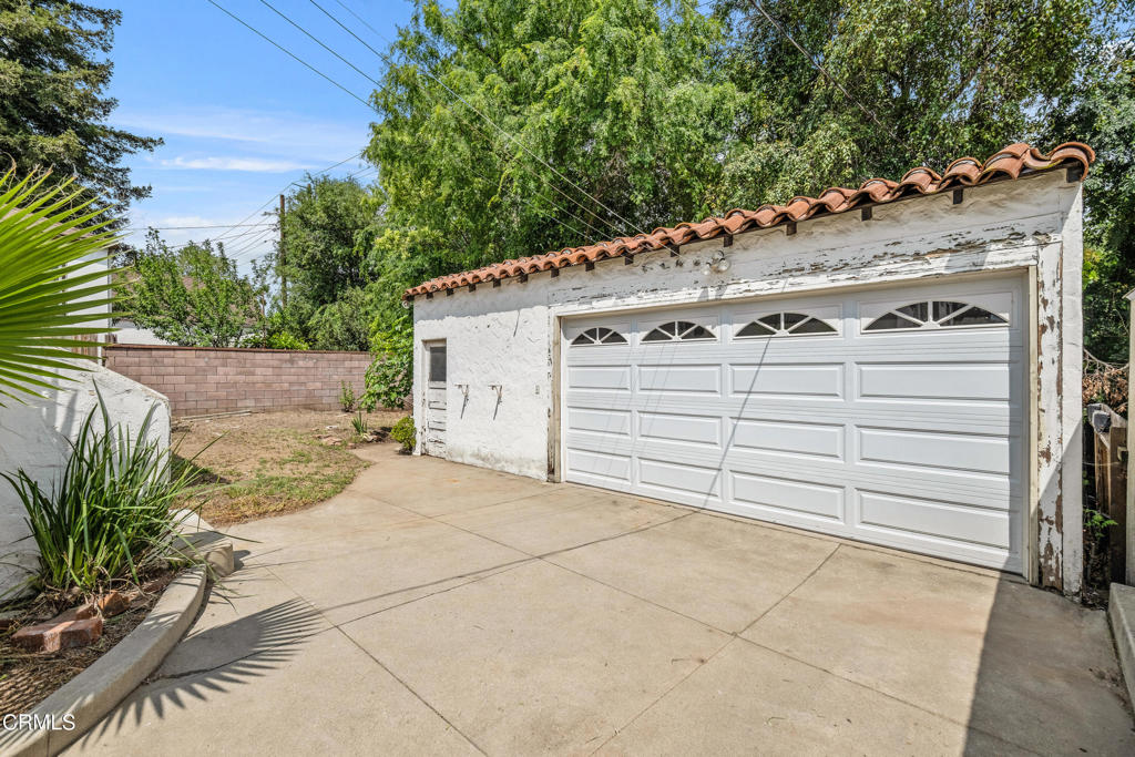 2026 Stratford Avenue