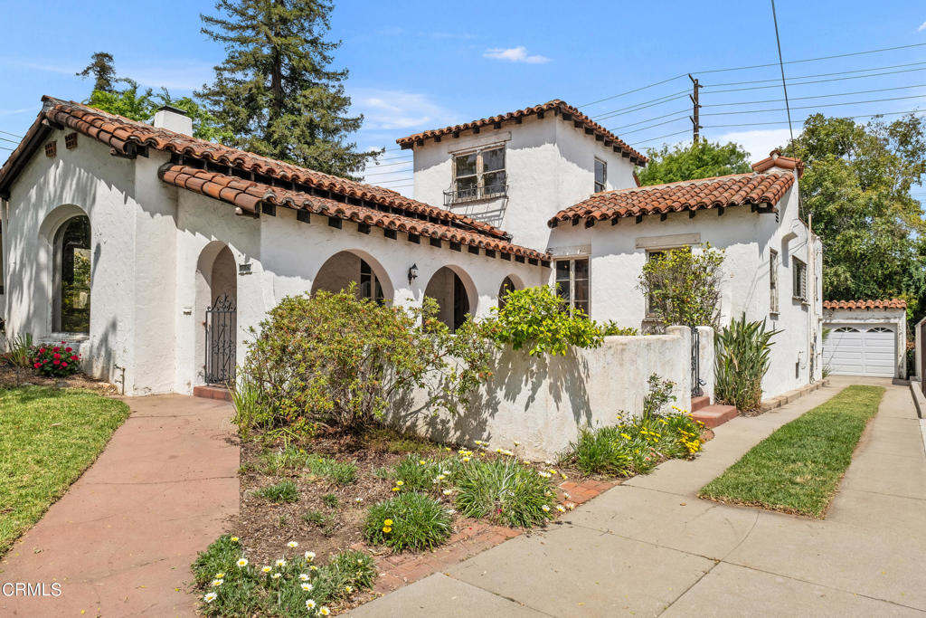 2026 Stratford Avenue