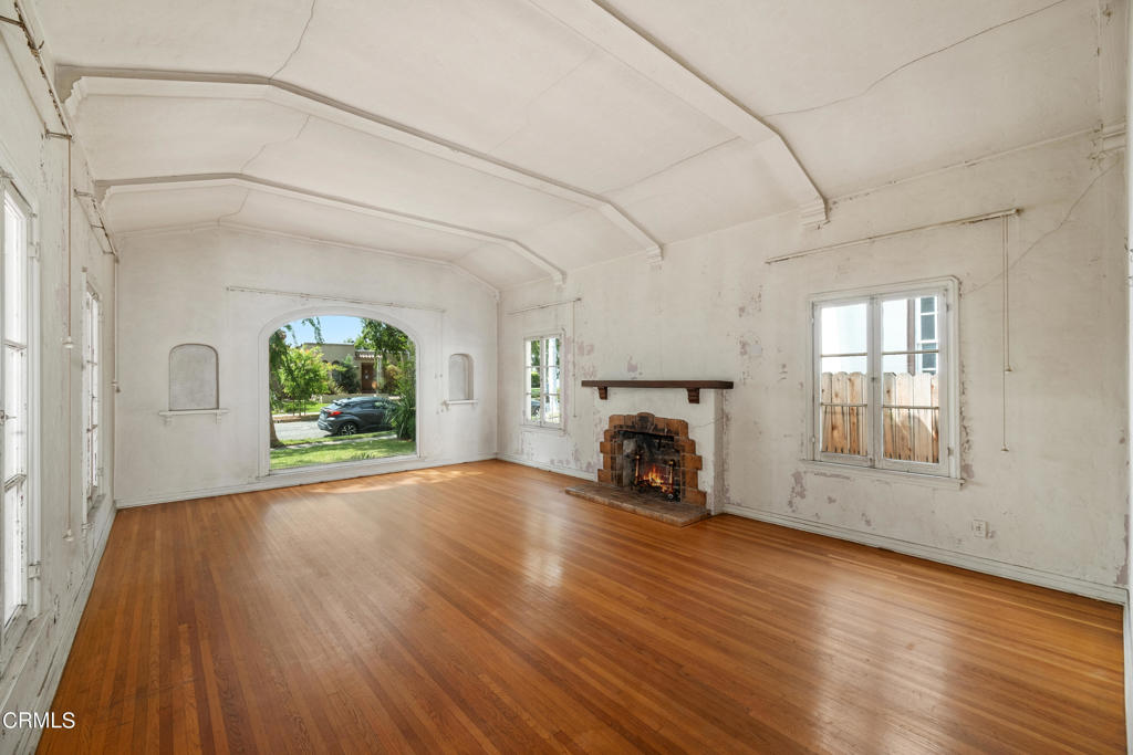 2026 Stratford Avenue