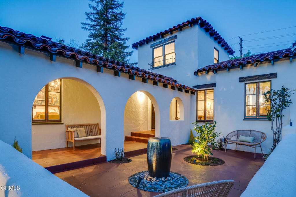 2026 Stratford Avenue