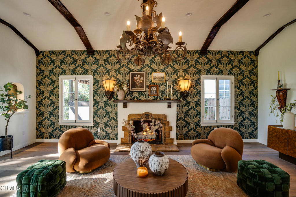 2026 Stratford Avenue