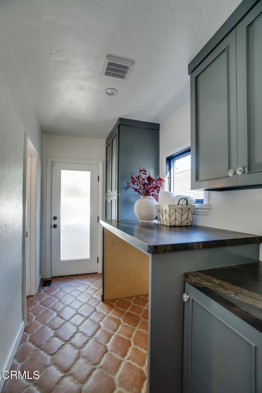 2026 Stratford Avenue