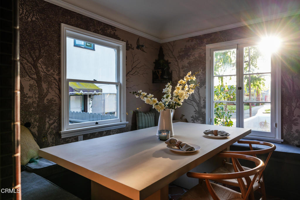 2026 Stratford Avenue