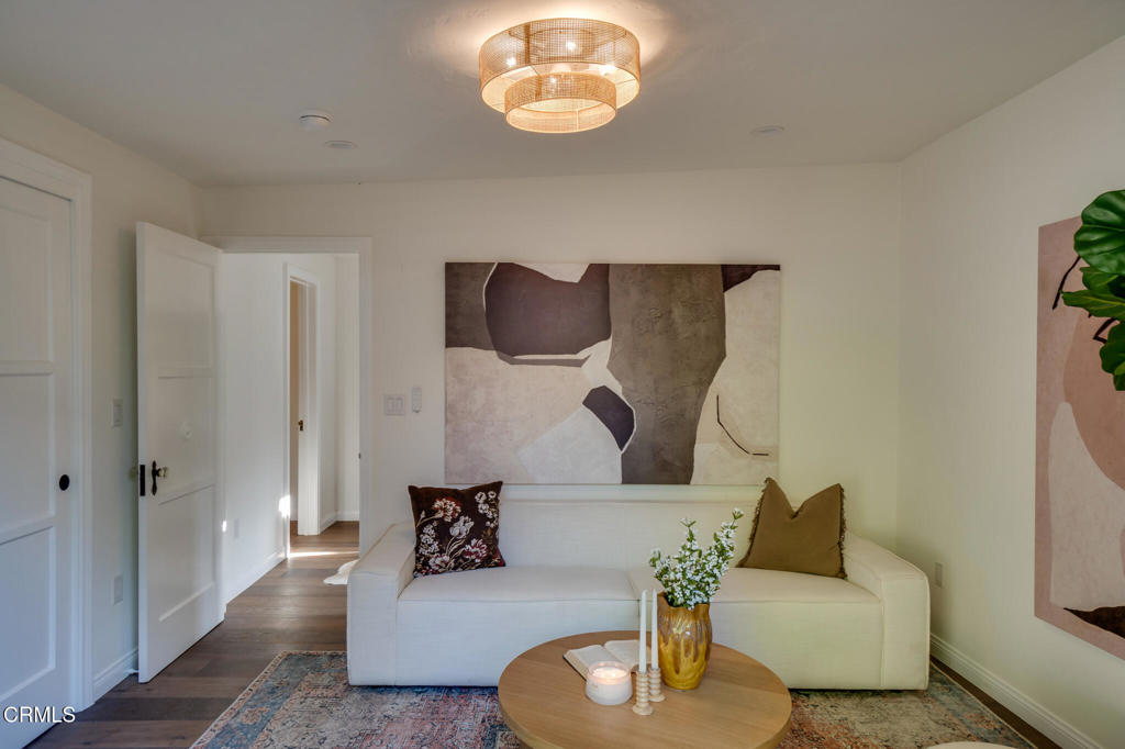 2026 Stratford Avenue