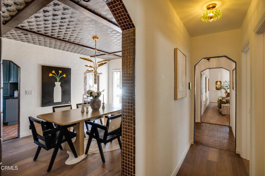 2026 Stratford Avenue