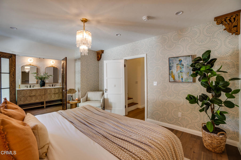 2026 Stratford Avenue