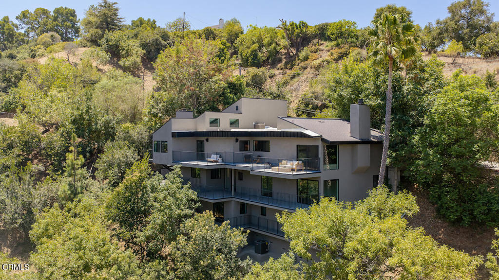 3250 Coldwater Canyon Avenue