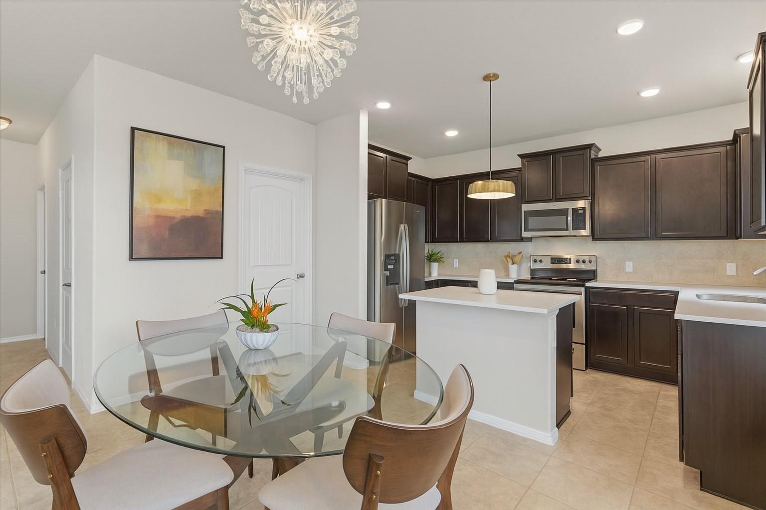 212 Plata LN
