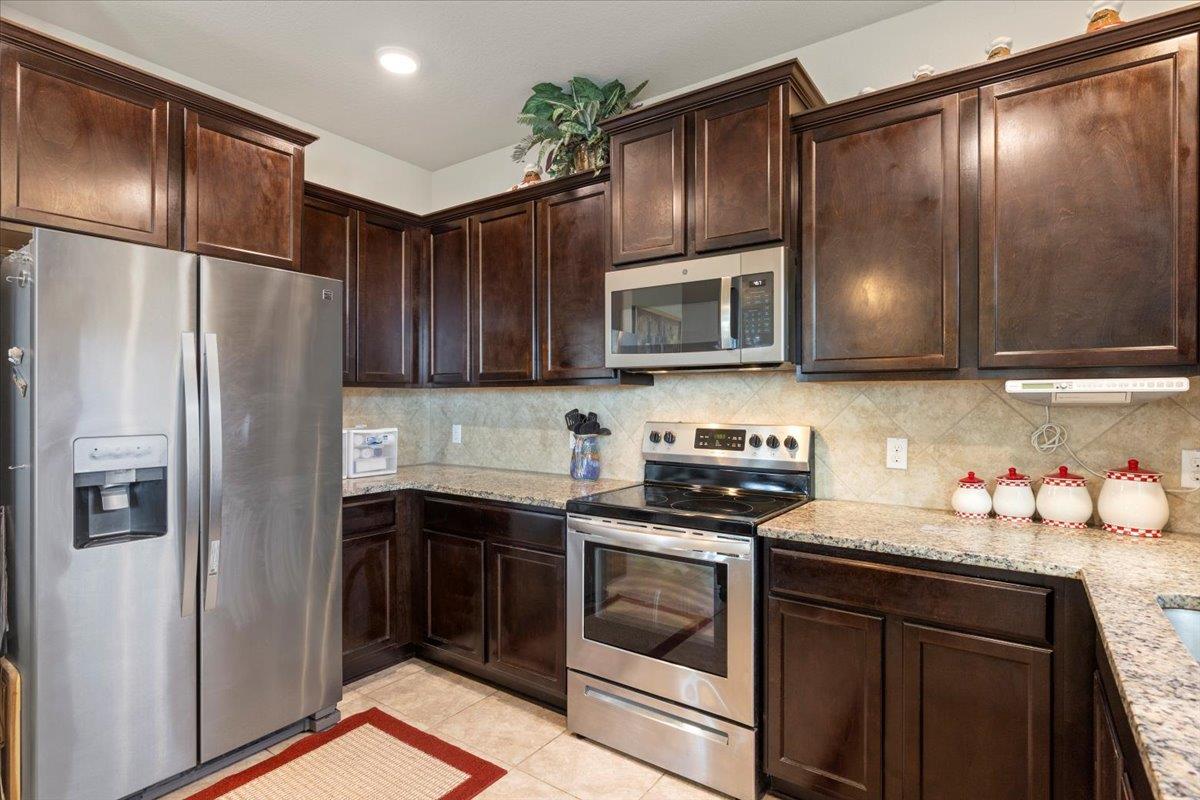 212 Plata LN