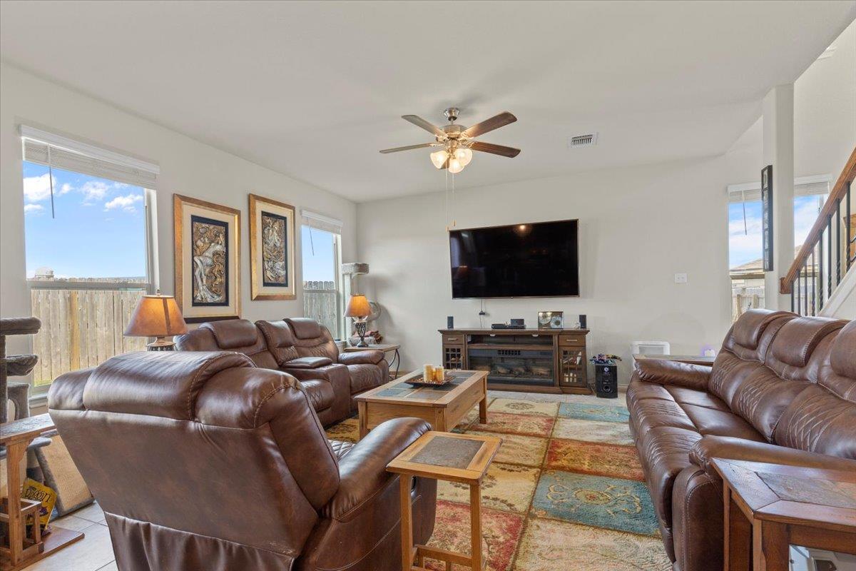 212 Plata LN