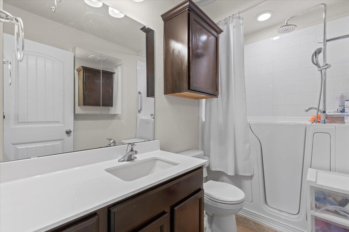 212 Plata LN