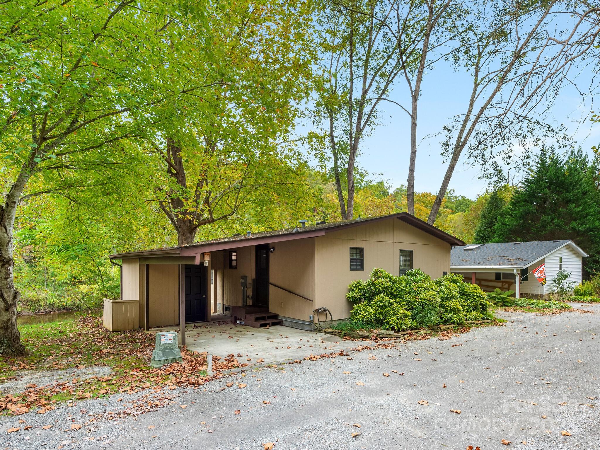 52 Delta Lane