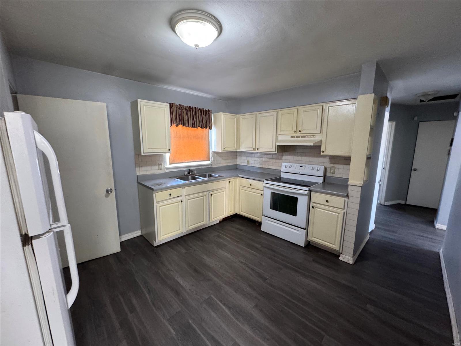 6343 Evergreen Boulevard