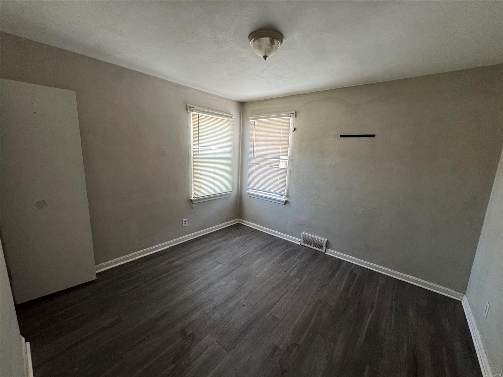 6343 Evergreen Boulevard