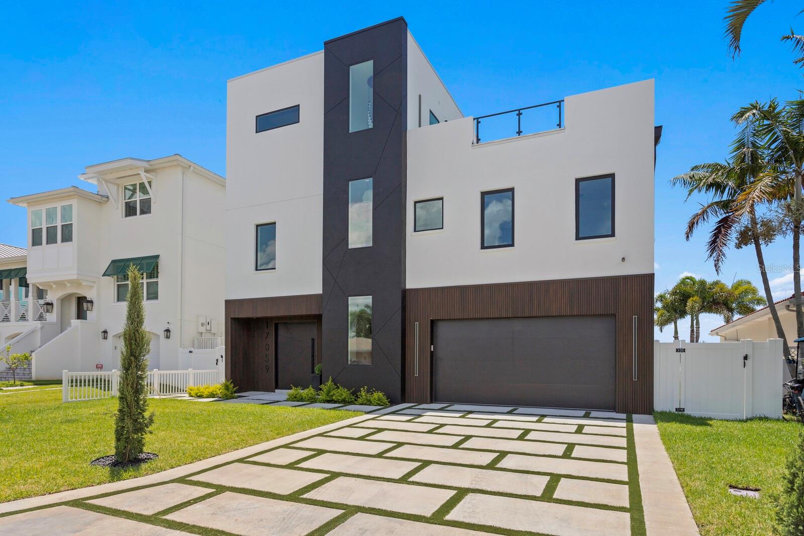 17059 DOLPHIN DR