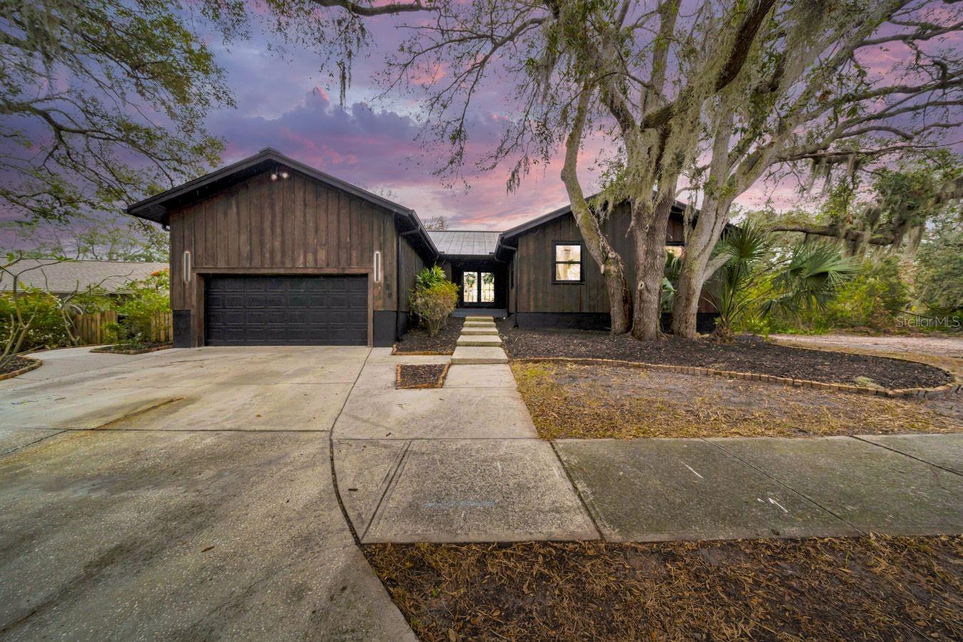 120 WOODLAND CT