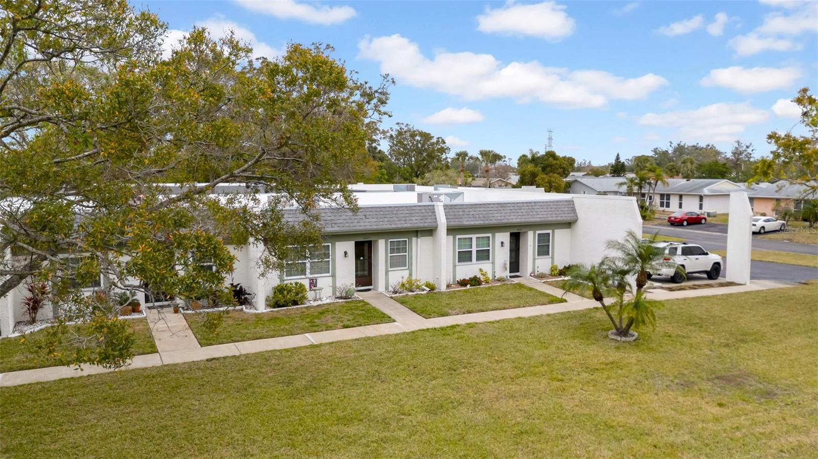 4647 LAKE VILLA DR