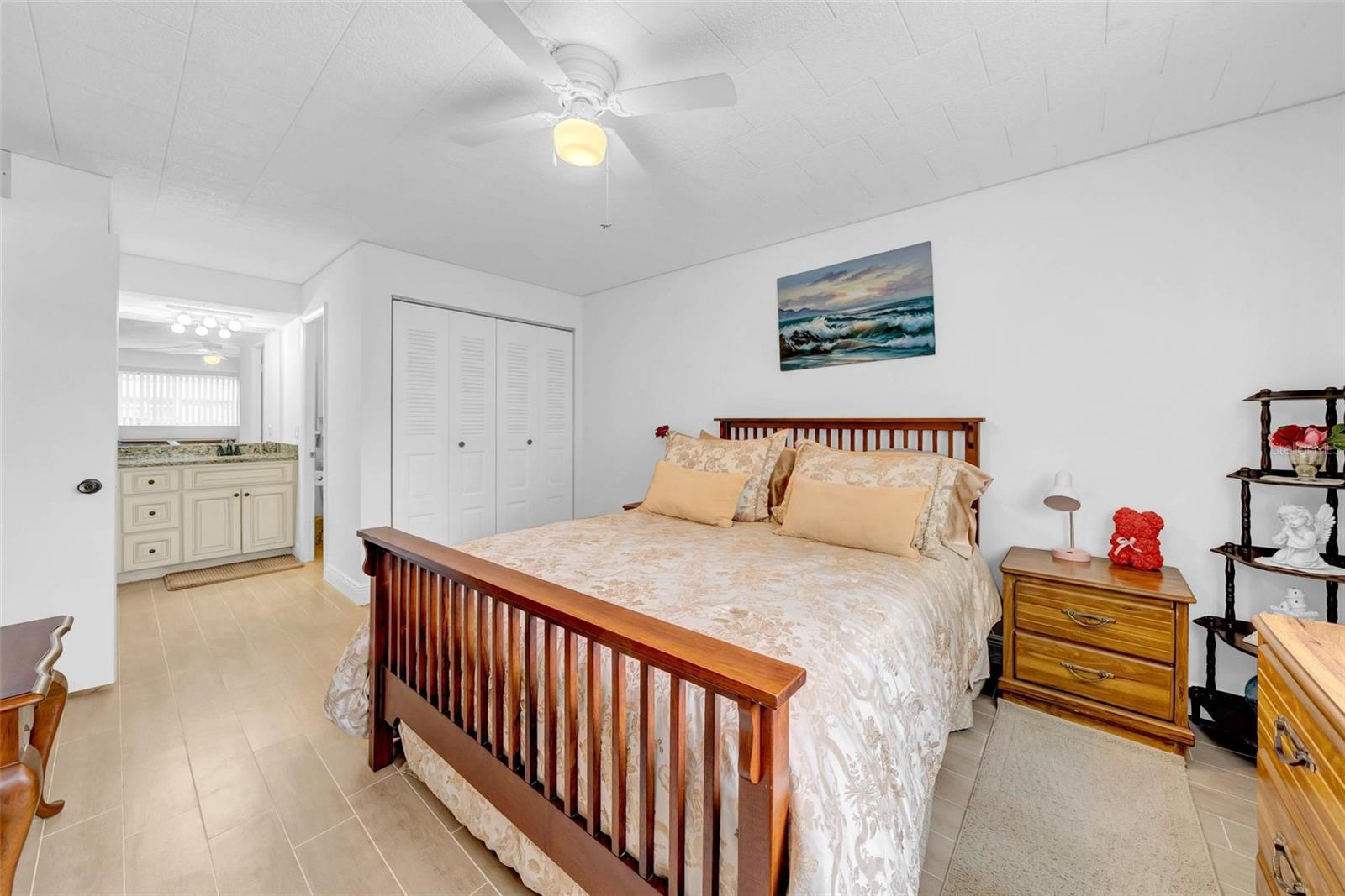 4647 LAKE VILLA DR