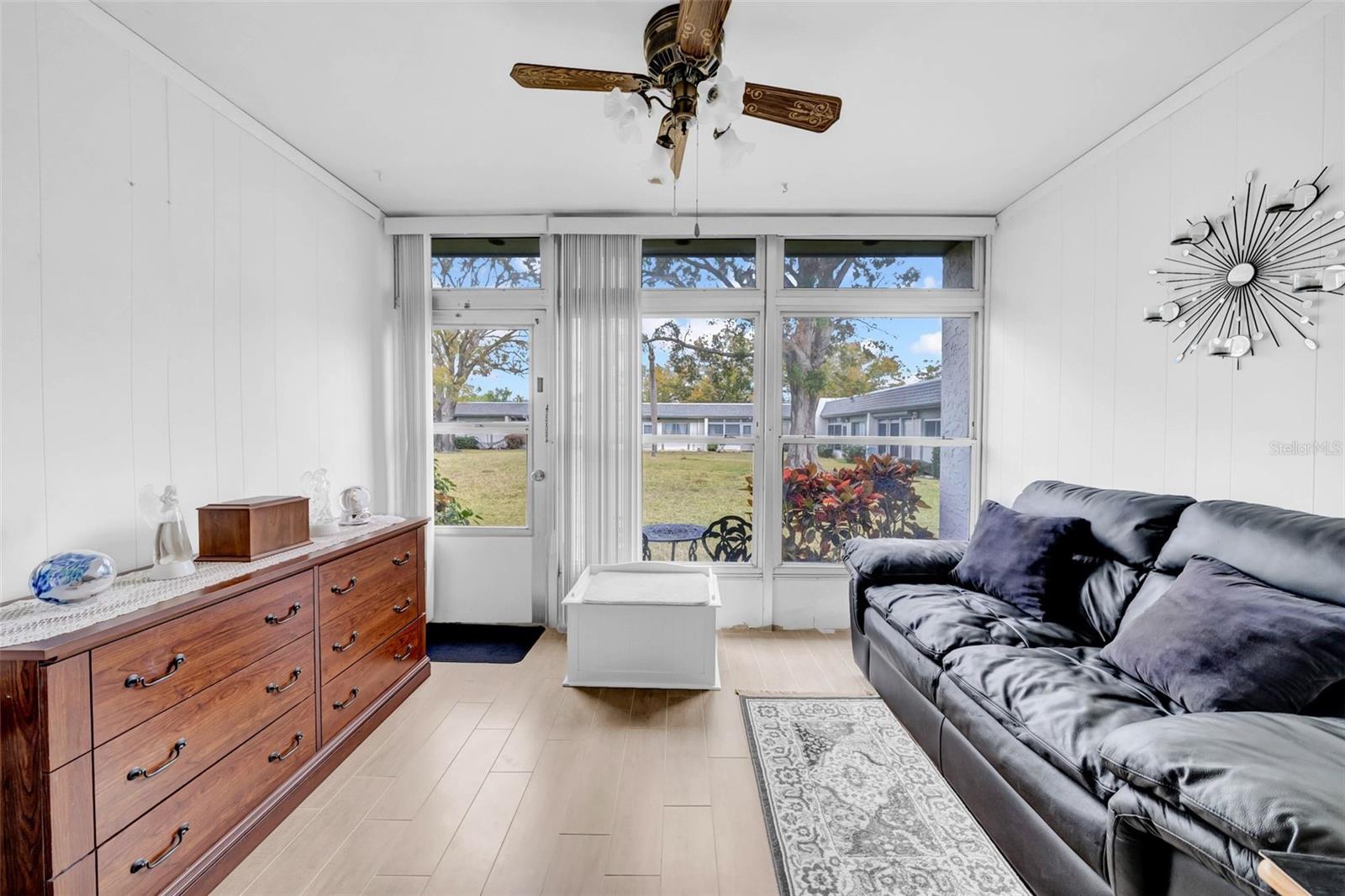 4647 LAKE VILLA DR
