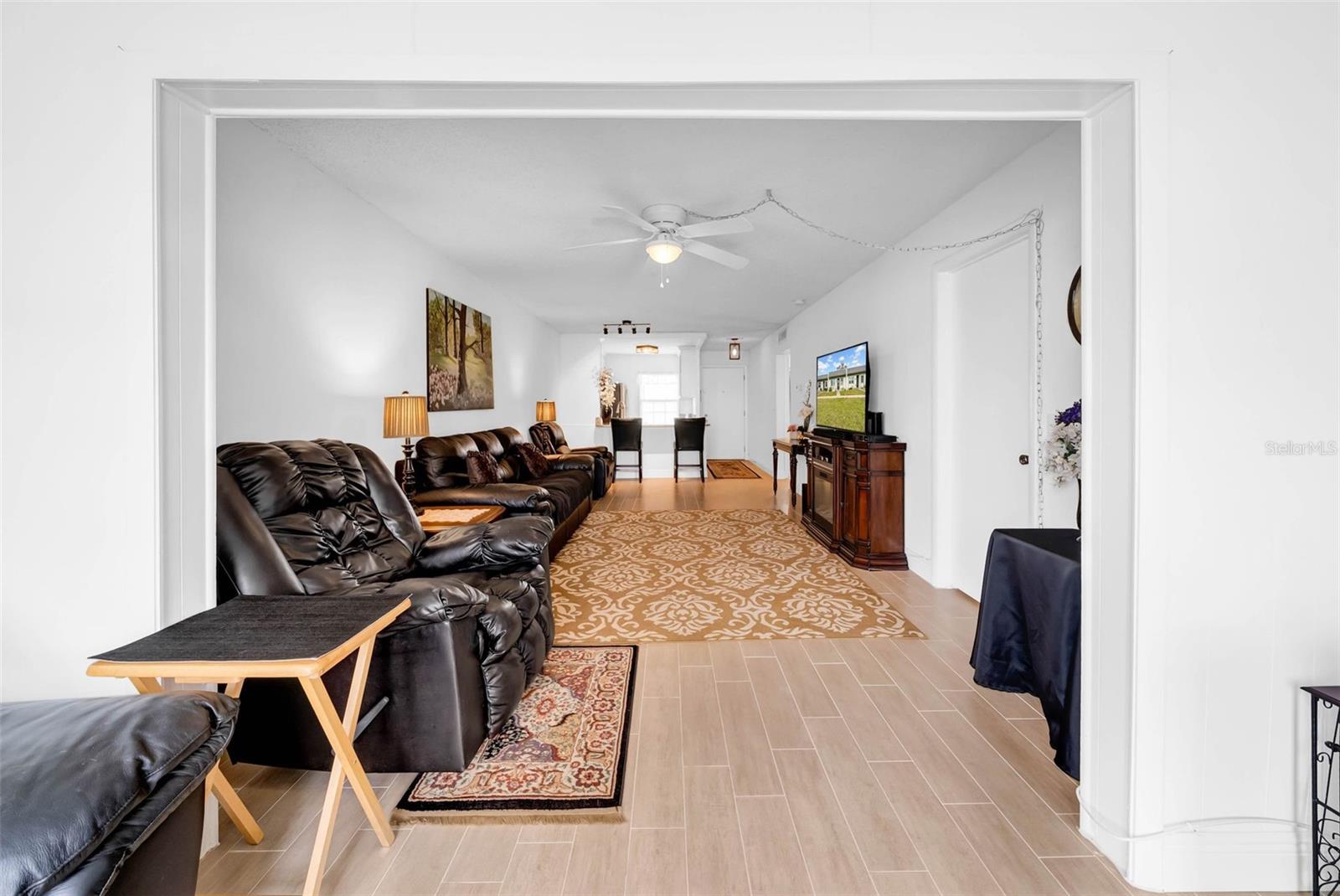 4647 LAKE VILLA DR
