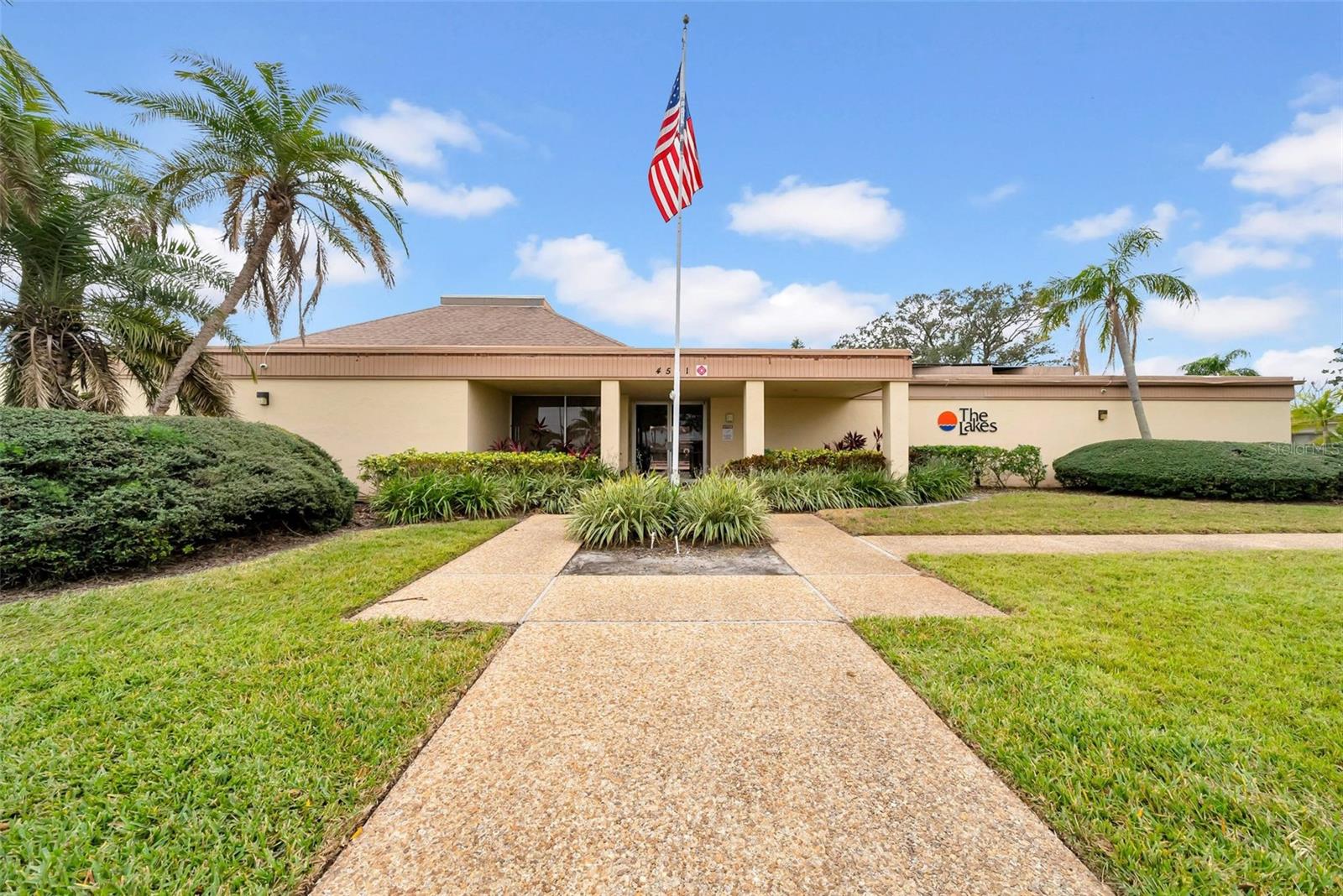 4647 LAKE VILLA DR