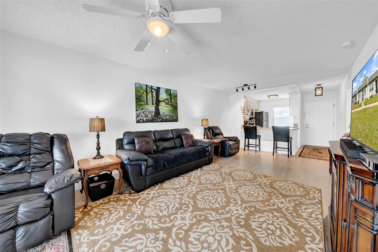 4647 LAKE VILLA DR