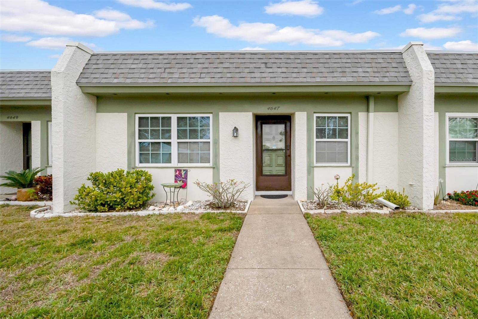 4647 LAKE VILLA DR