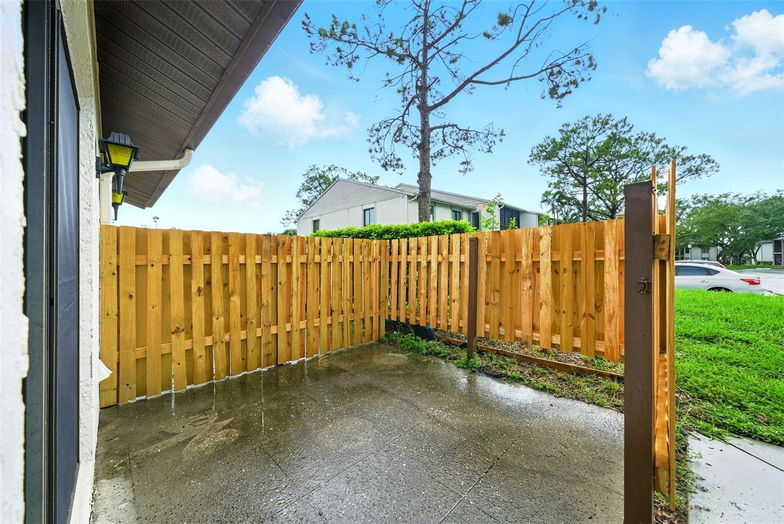 1725 PINE RIDGE WAY E #C