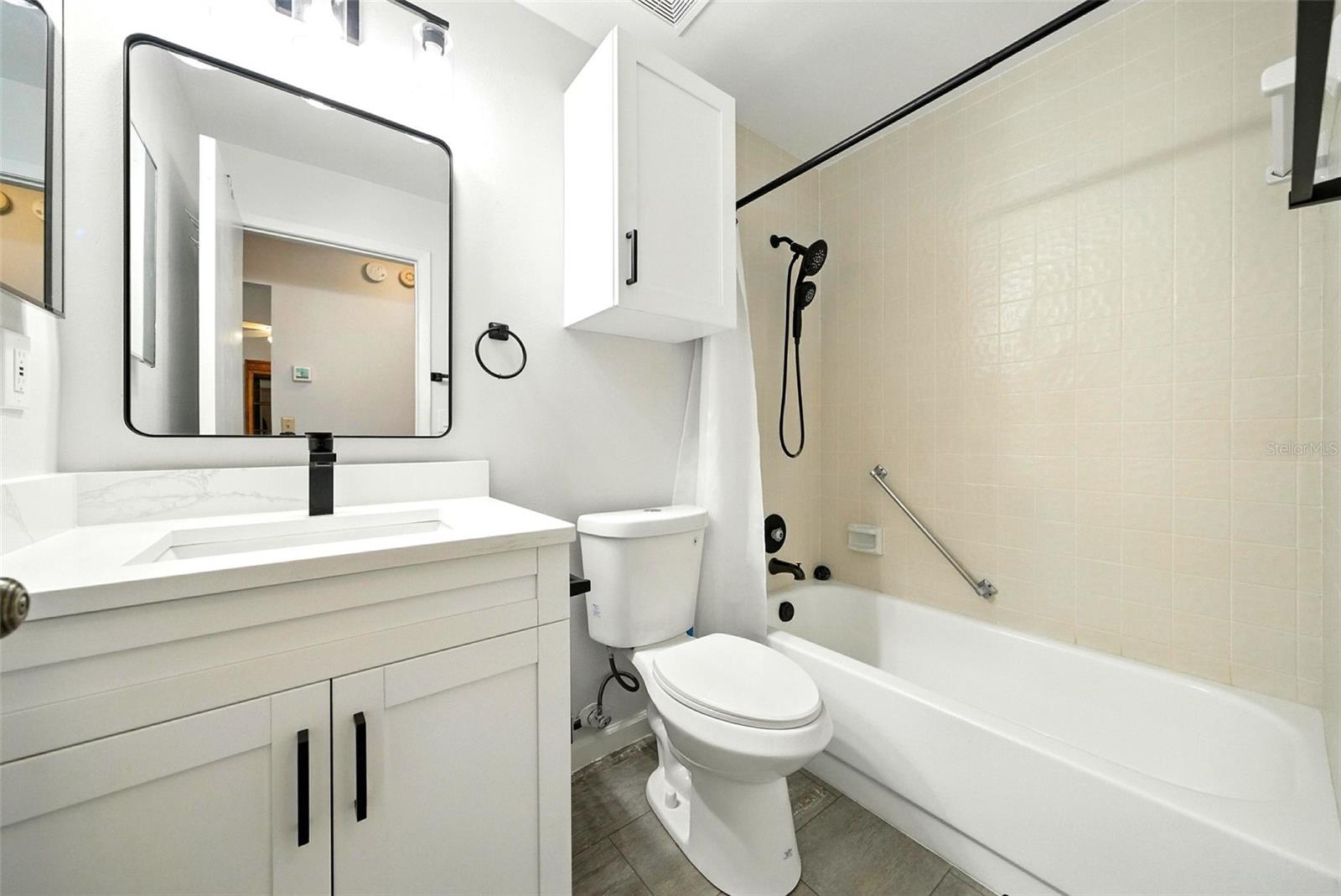 1725 PINE RIDGE WAY E #C