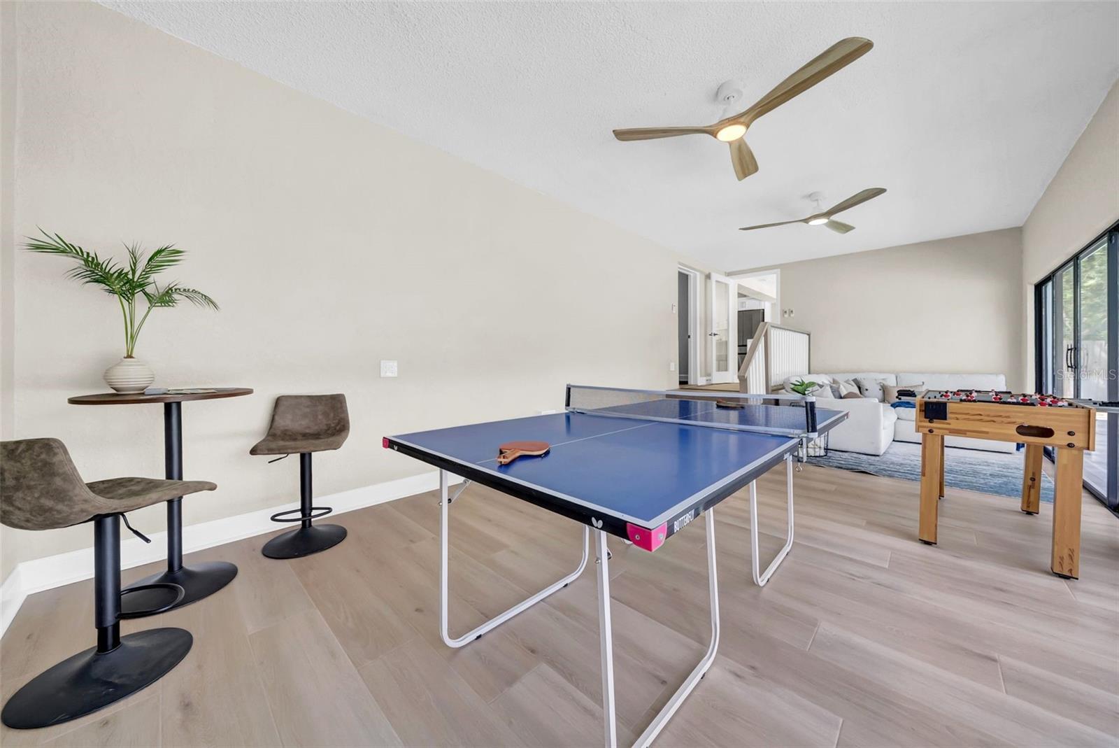 1401 S BETTY LN