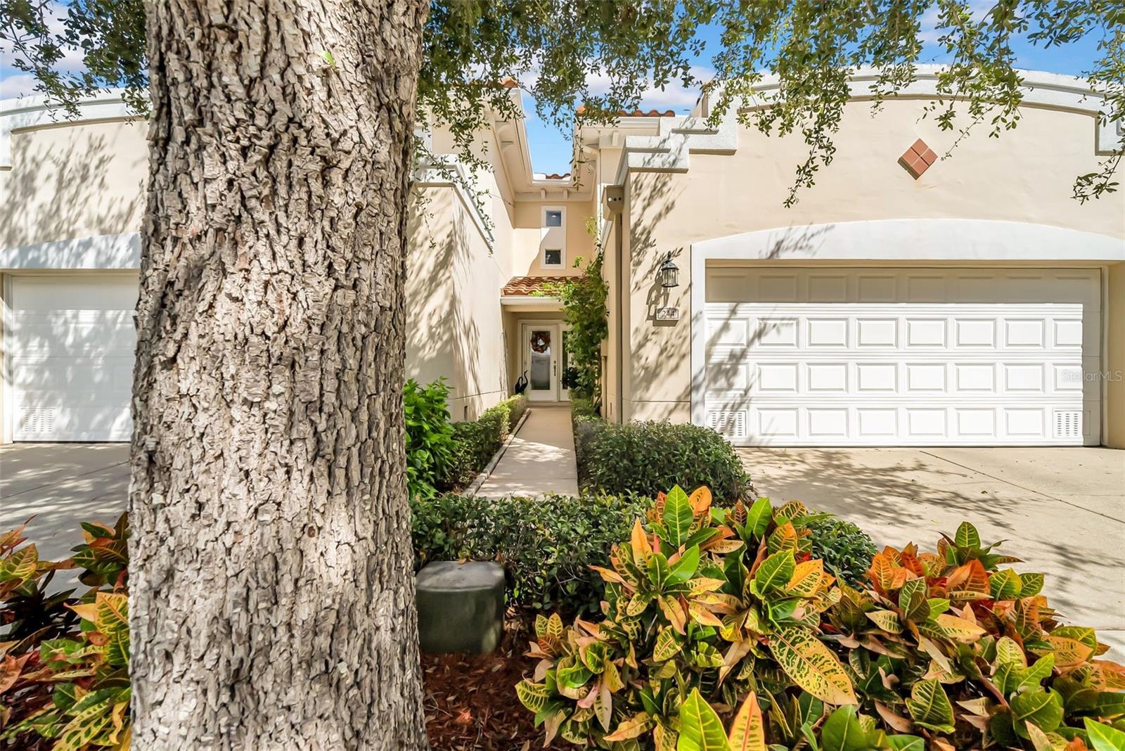 244 VALENCIA CIR