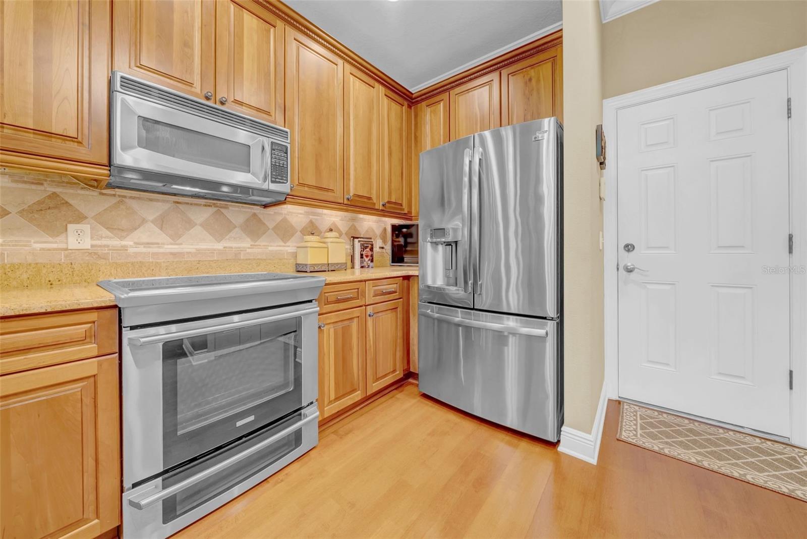 244 VALENCIA CIR