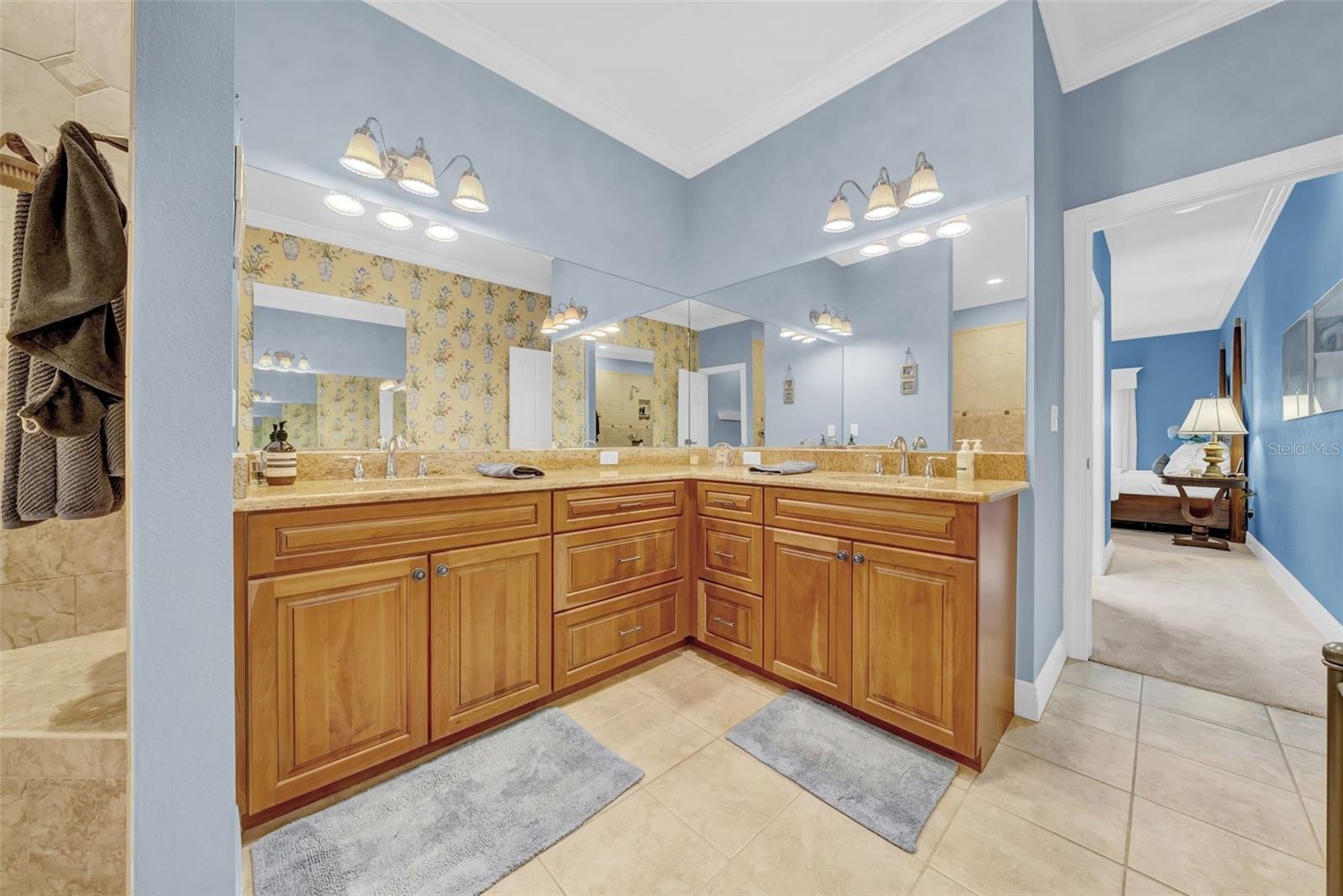244 VALENCIA CIR