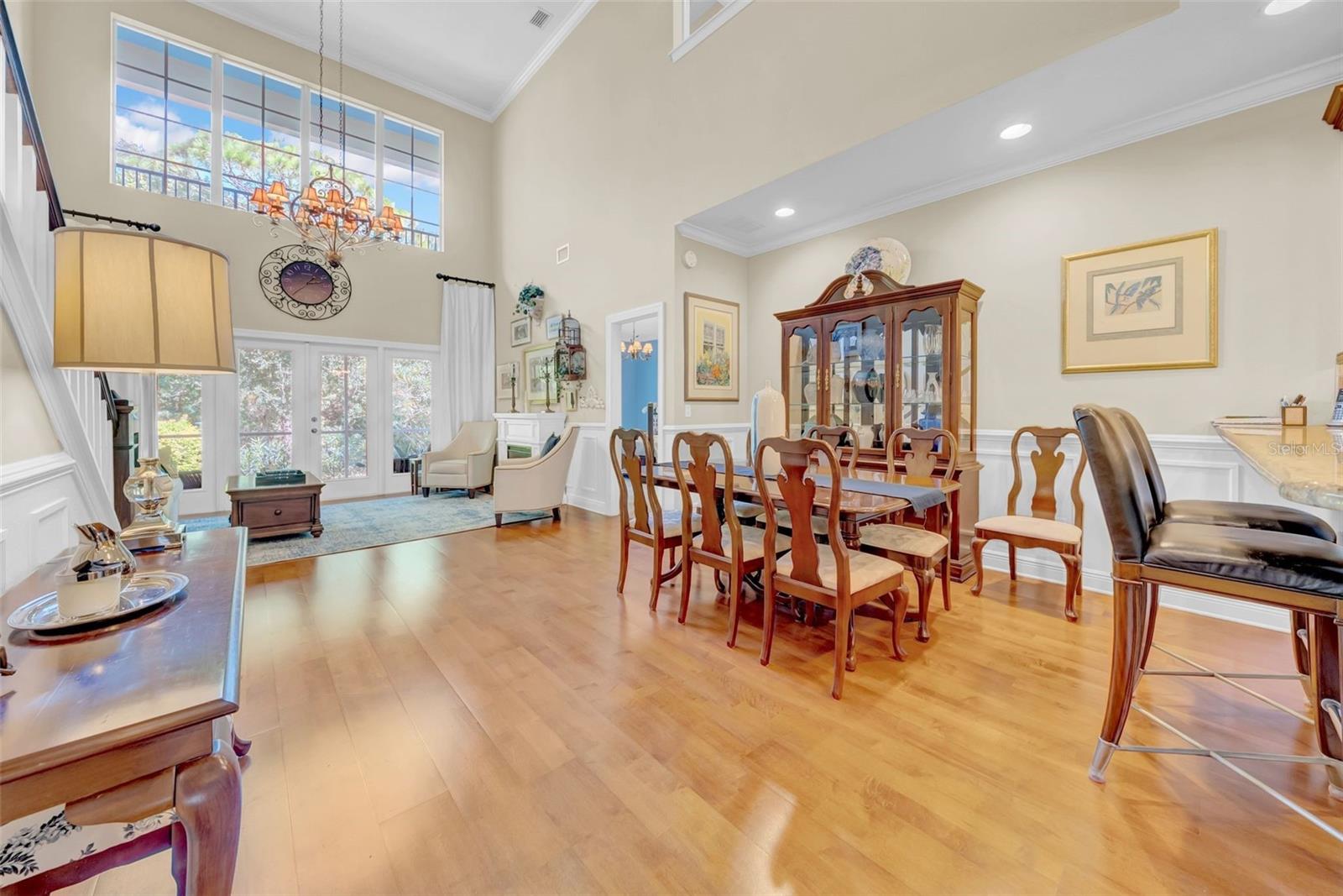 244 VALENCIA CIR