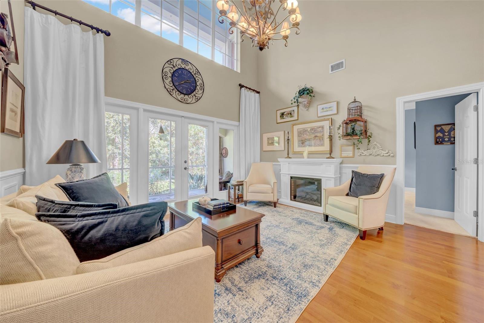 244 VALENCIA CIR
