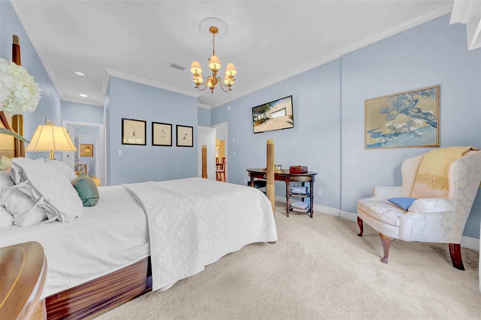 244 VALENCIA CIR