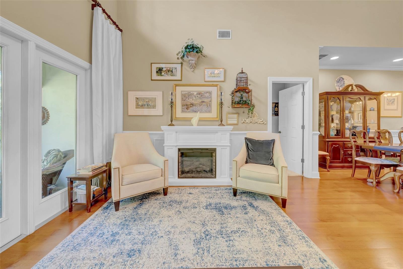 244 VALENCIA CIR