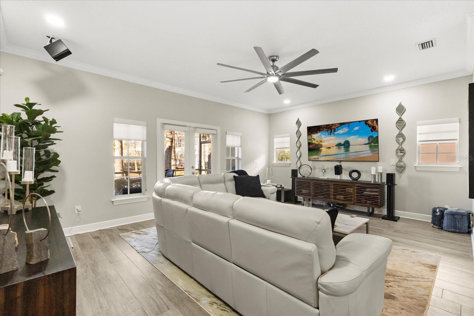 171 VALENCIA CIR