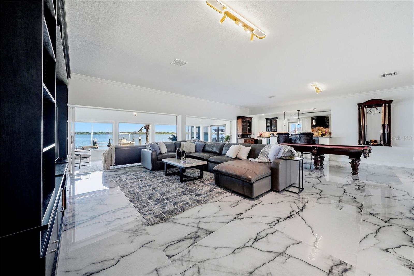 5207 BAY STATE RD