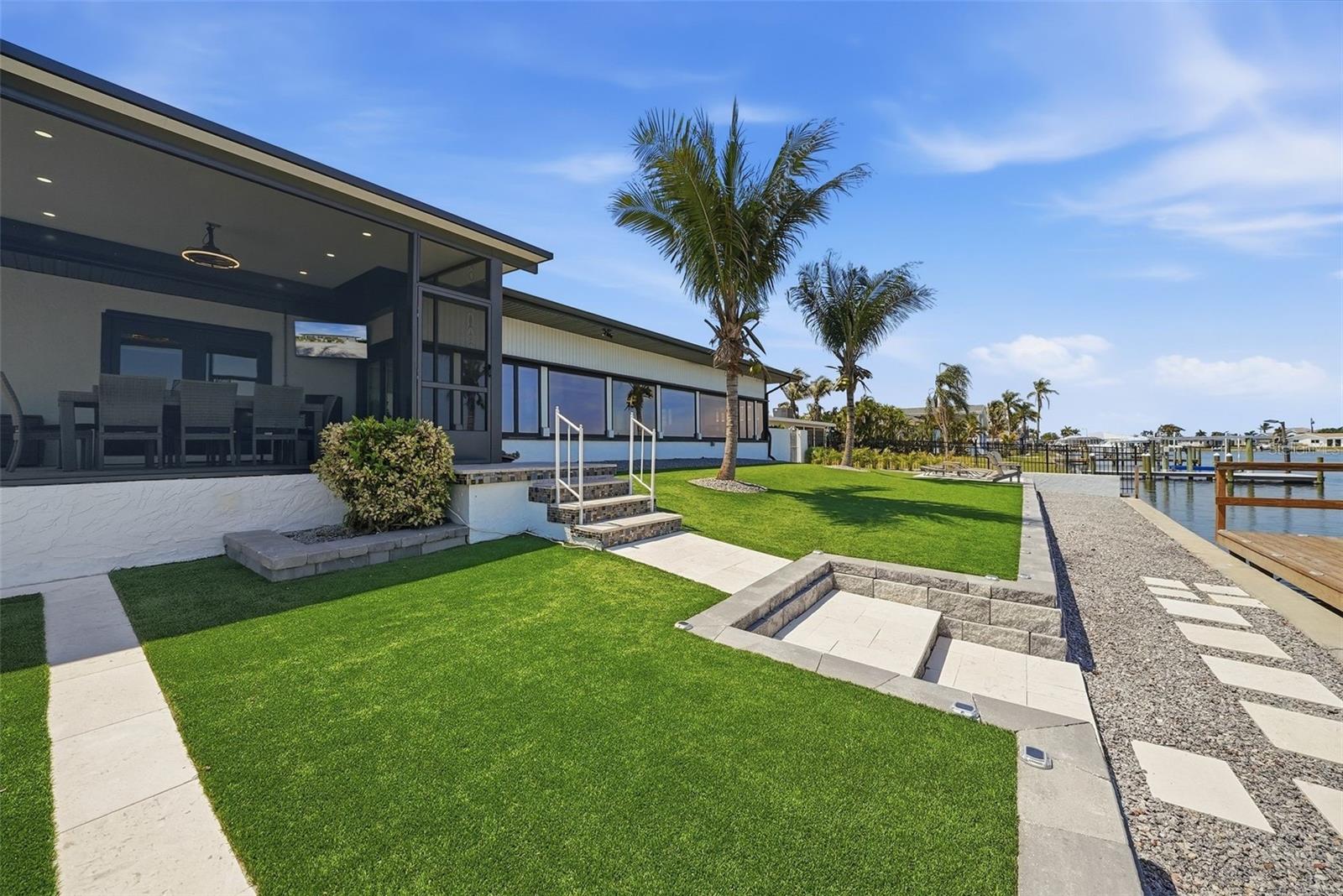 5207 BAY STATE RD
